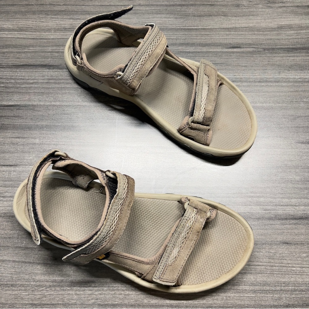 TEVA Men’s Outdoor Sandal size 11 Tan Straps